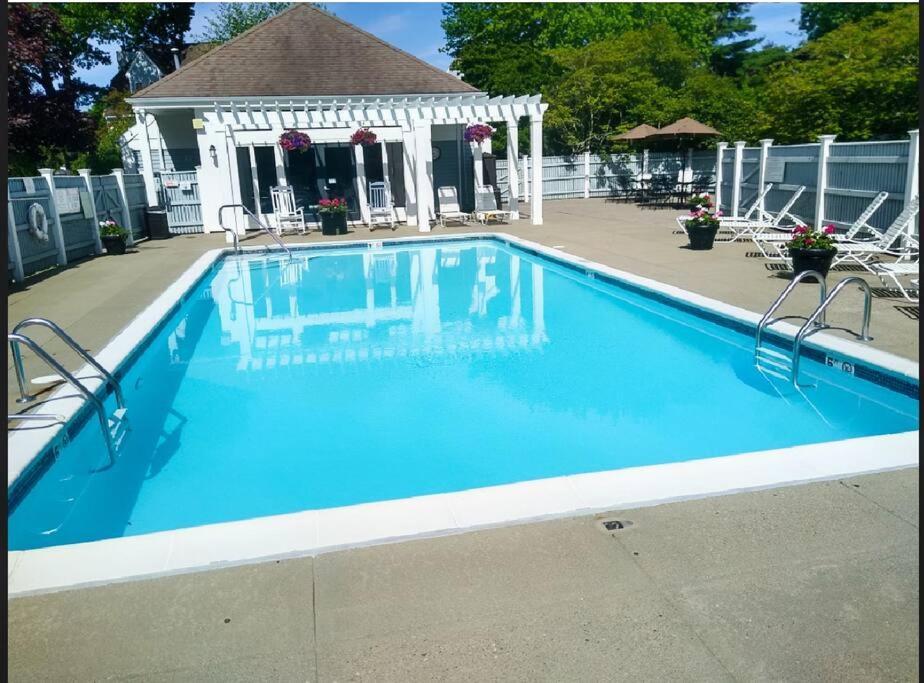 Cozy French Style Villa- 3 Bed-Casino-Pools-Jacuzzi Norwich Exteriör bild